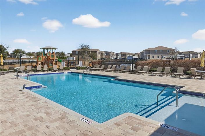 Image No.26-3 Bed Townhouse for sale