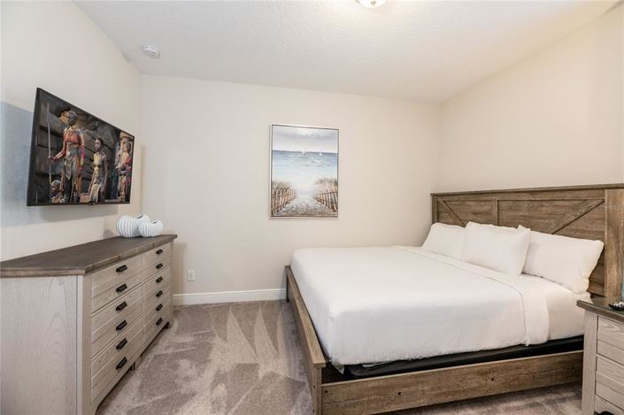 Image No.18-6 Bed Property for sale