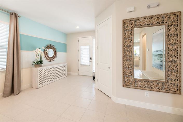 Image No.2-6 Bed Property for sale