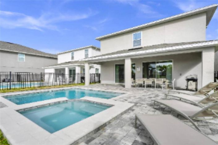 Image No.27-6 Bed Property for sale