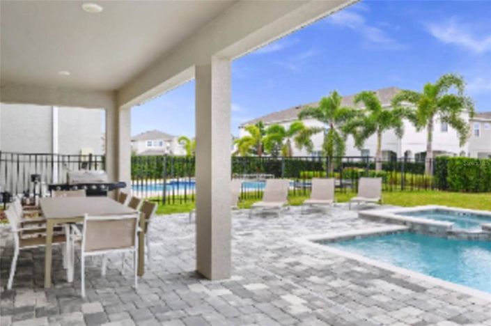 Image No.28-6 Bed Property for sale