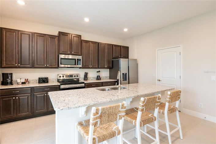 Image No.9-6 Bed Property for sale