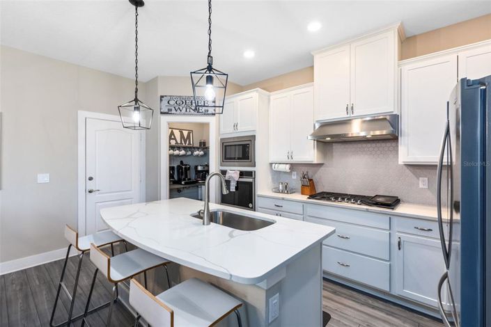 Image No.6-4 Bed Property for sale