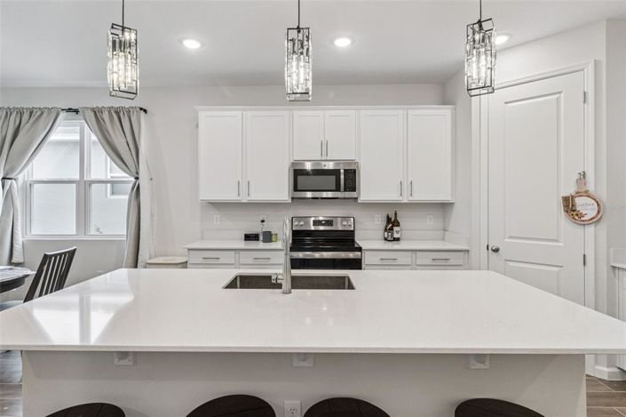 Image No.12-4 Bed Property for sale