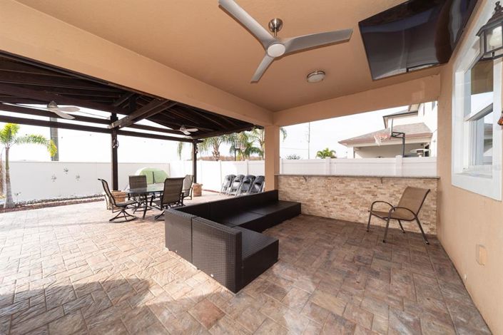 Image No.13-4 Bed Property for sale