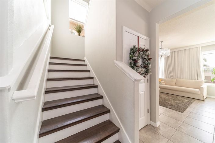 Image No.16-4 Bed Property for sale