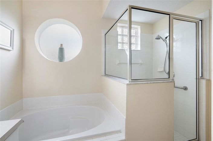 Image No.10-5 Bed Property for sale