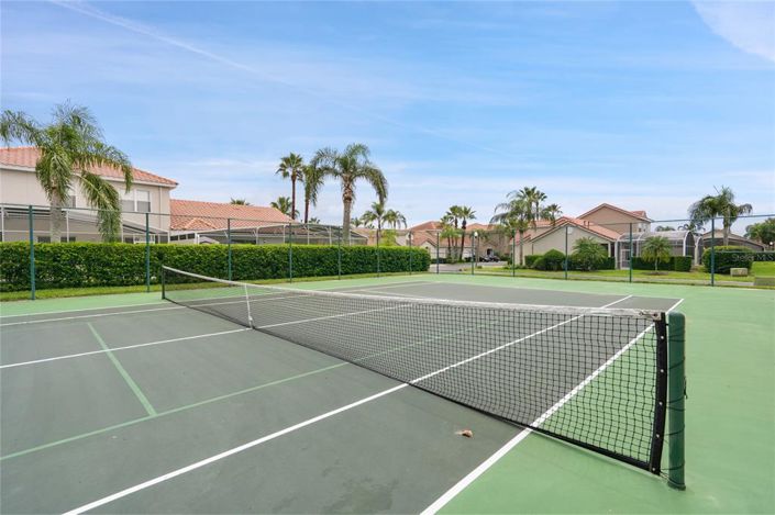 Image No.38-5 Bed Property for sale