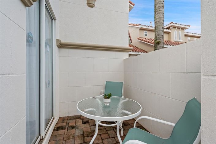 Image No.8-5 Bed Property for sale