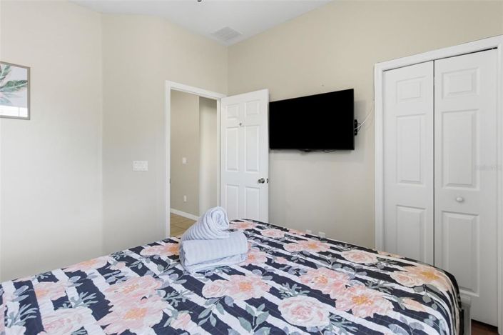 Image No.19-3 Bed Property for sale