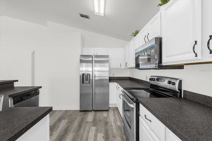 Image No.6-4 Bed Property for sale