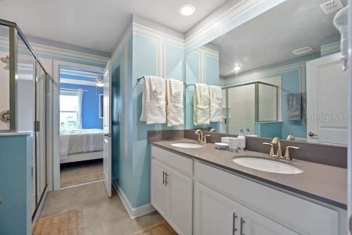 Image No.26-8 Bed Property for sale