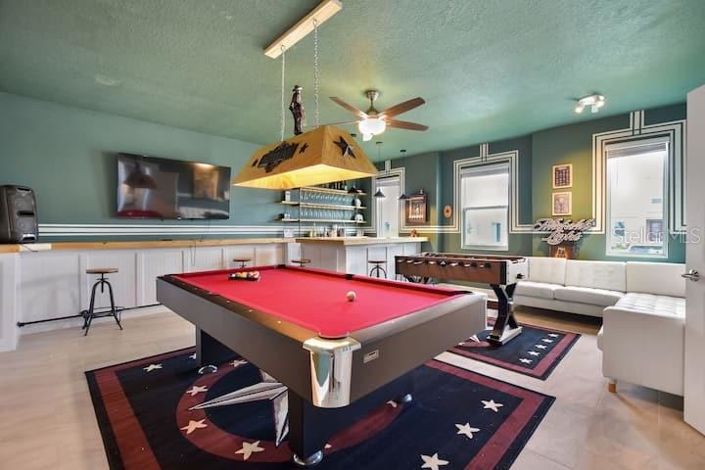 Image No.3-8 Bed Property for sale