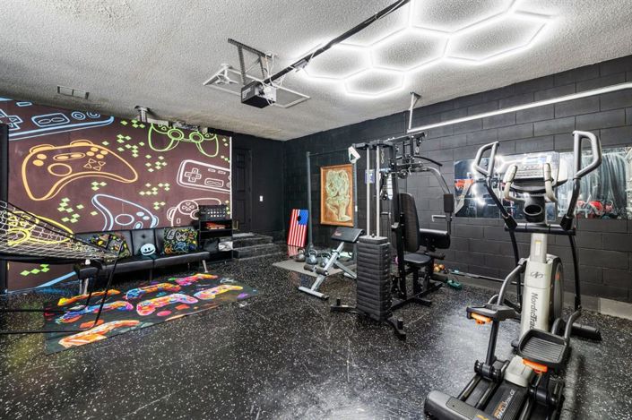 Image No.21-5 Bed Property for sale