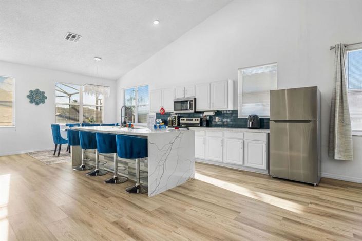 Image No.23-5 Bed Property for sale