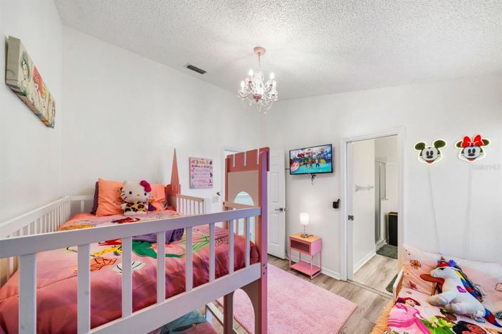 Image No.37-5 Bed Property for sale