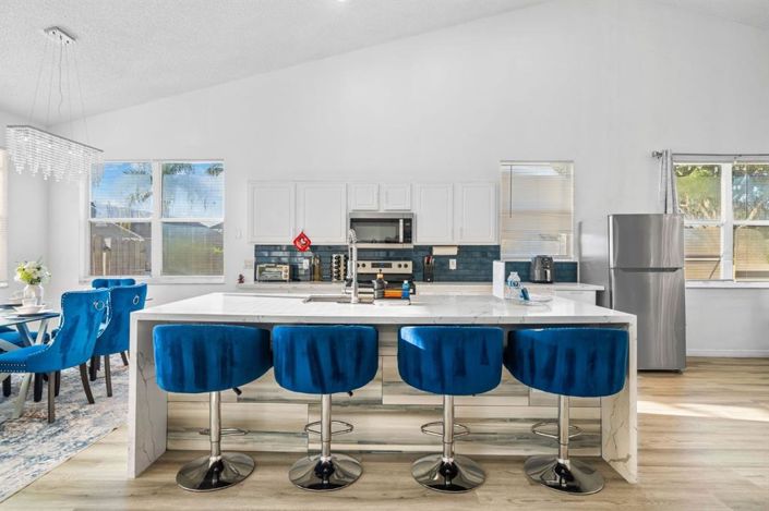 Image No.4-5 Bed Property for sale