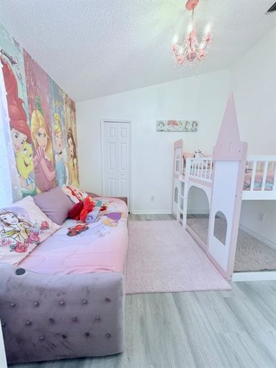 Image No.42-5 Bed Property for sale