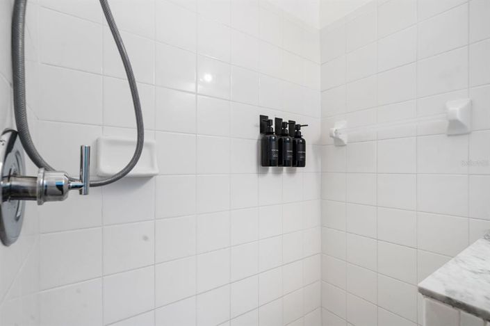 Image No.53-5 Bed Property for sale