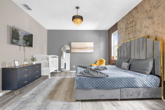 Image No.7-5 Bed Property for sale