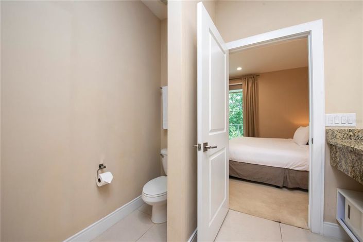 Image No.25-3 Bed Townhouse for sale