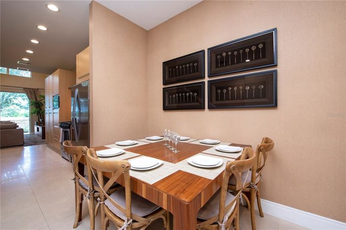 Image No.6-3 Bed Townhouse for sale