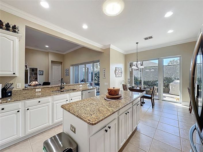 Image No.17-3 Bed Property for sale