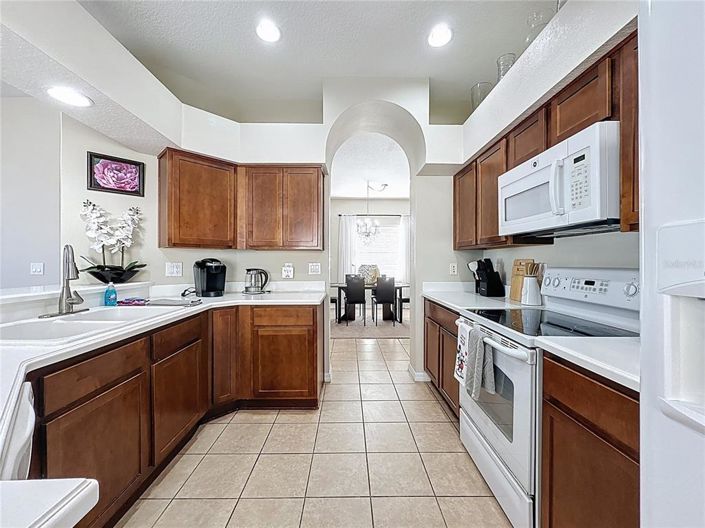 Image No.12-5 Bed Property for sale