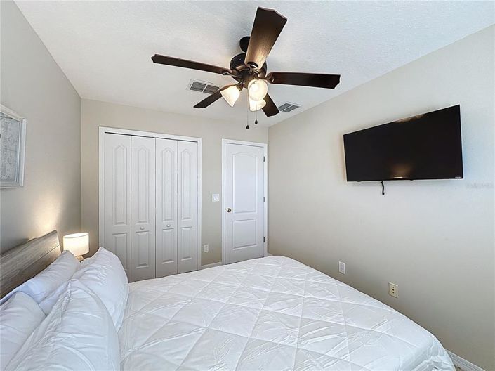 Image No.26-5 Bed Property for sale