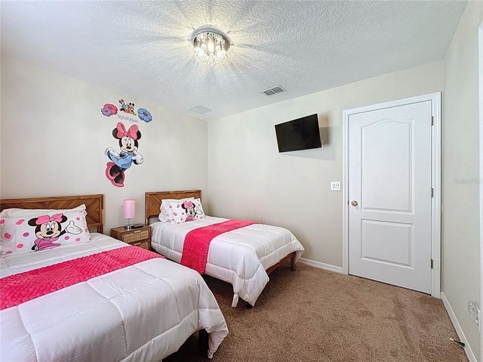 Image No.53-5 Bed Property for sale