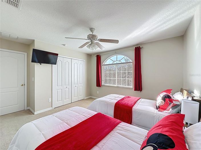 Image No.56-5 Bed Property for sale