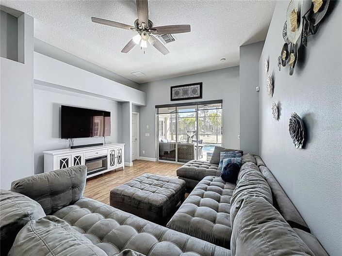 Image No.15-4 Bed Property for sale