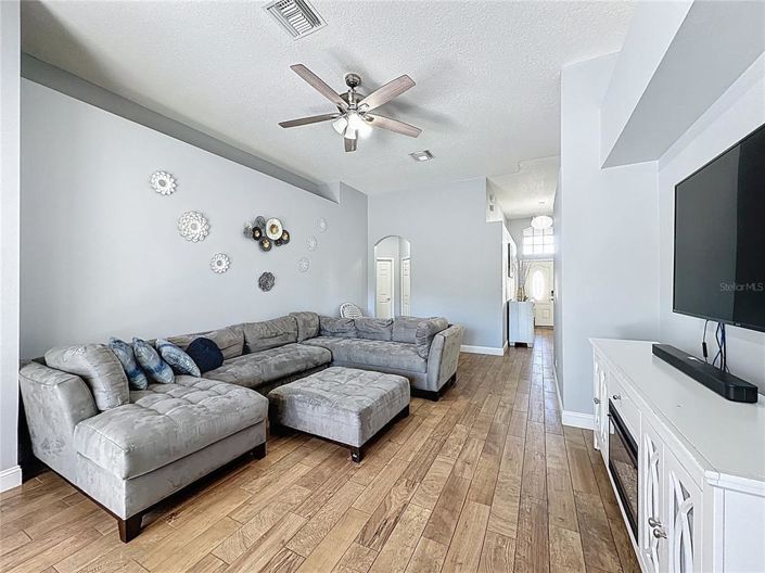 Image No.16-4 Bed Property for sale