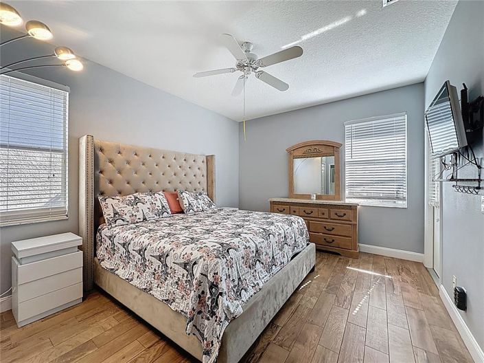 Image No.26-4 Bed Property for sale