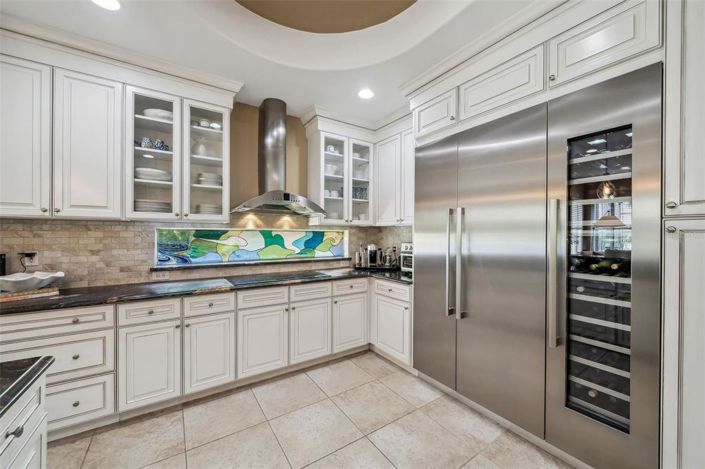 Image No.8-4 Bed Property for sale