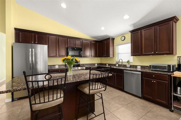 Image No.10-4 Bed Property for sale