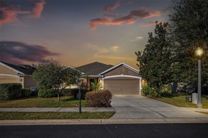 Image No.2-Propriété de 4 chambres à vendre à Davenport