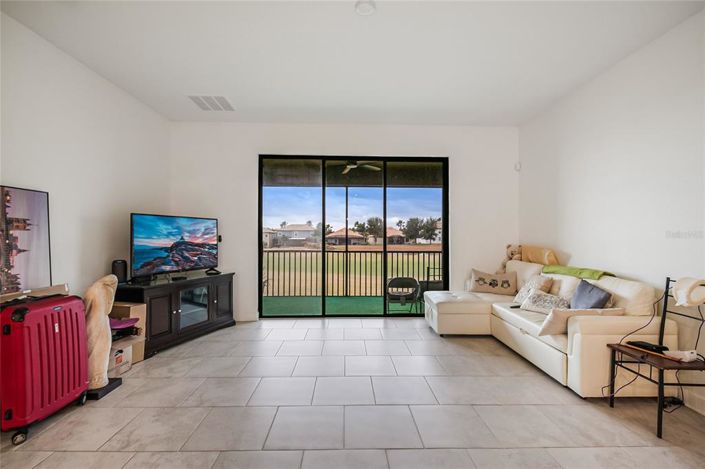 Image No.30-3 Bed Property for sale