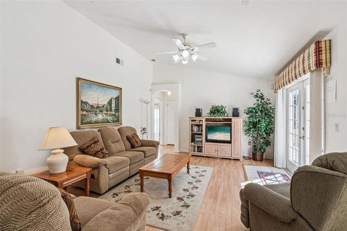 Image No.22-4 Bed Property for sale