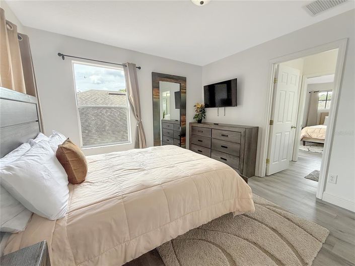 Image No.22-5 Bed Property for sale