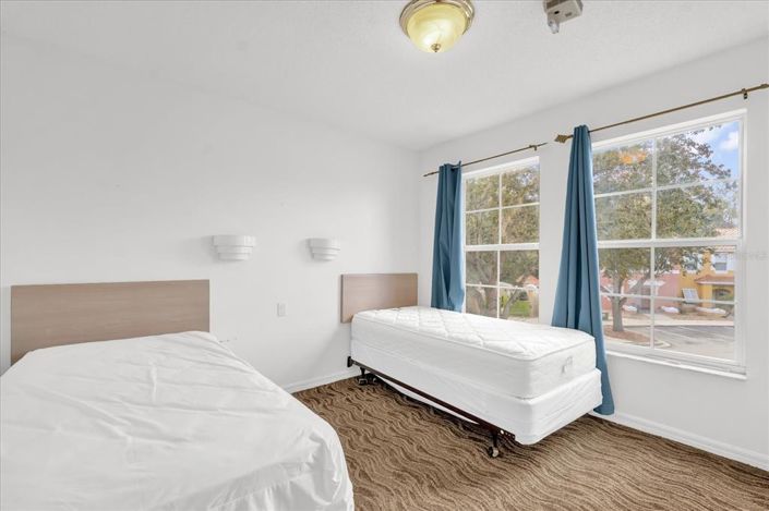 Image No.13-4 Bed Townhouse for sale