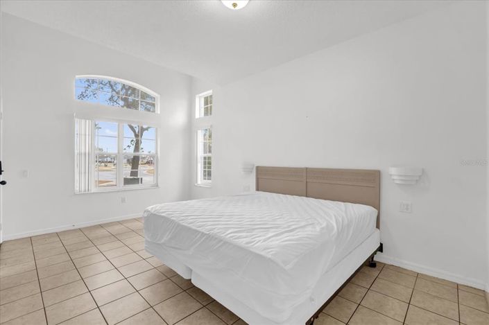 Image No.17-4 Bed Townhouse for sale