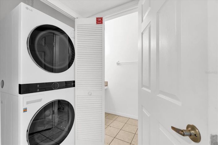 Image No.21-4 Bed Townhouse for sale