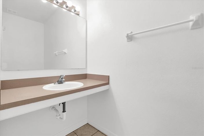 Image No.22-4 Bed Townhouse for sale