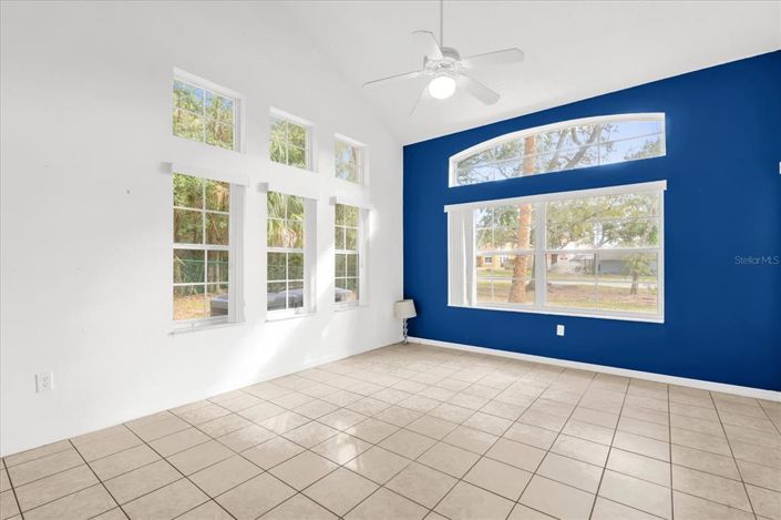 Image No.23-4 Bed Townhouse for sale