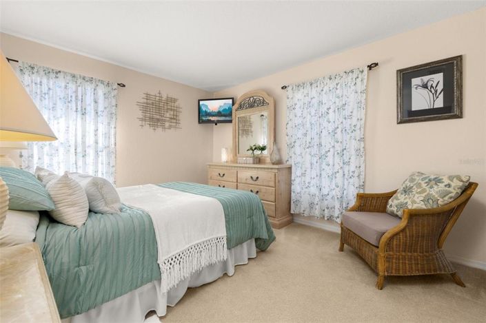 Image No.37-5 Bed Property for sale