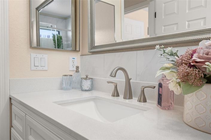 Image No.40-5 Bed Property for sale