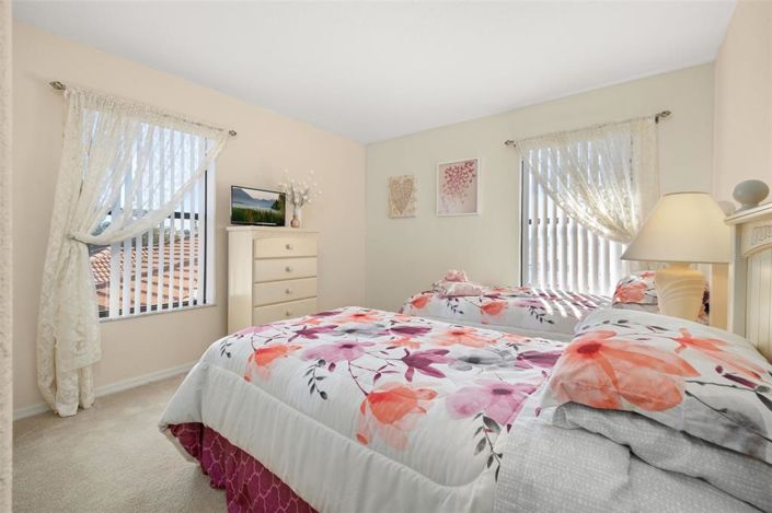 Image No.46-5 Bed Property for sale