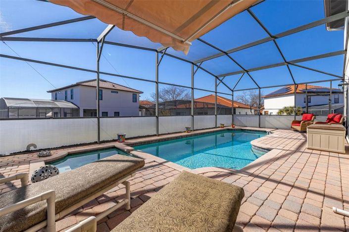 Image No.50-5 Bed Property for sale