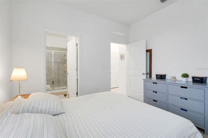 Image No.30-4 Bed Property for sale